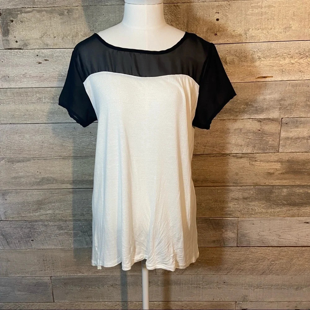Fenn Wright‎ Manson women's black and  white top in size small
